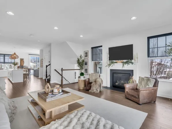 18 Blazingstar Way, Allamuchy Twp., NJ 07840