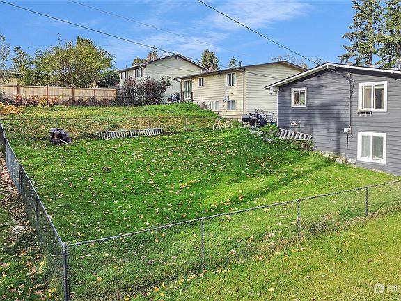 4th image of 1130 E 61ST Street