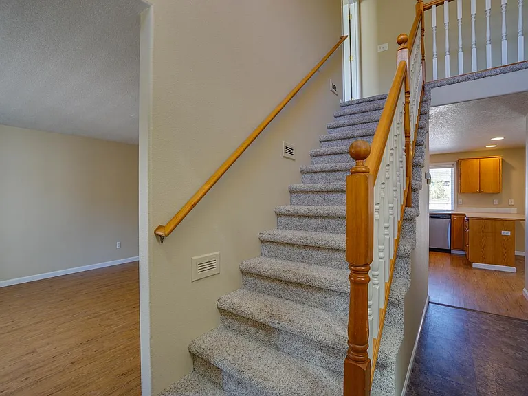 1122 NW 148th Cir — Photo 35