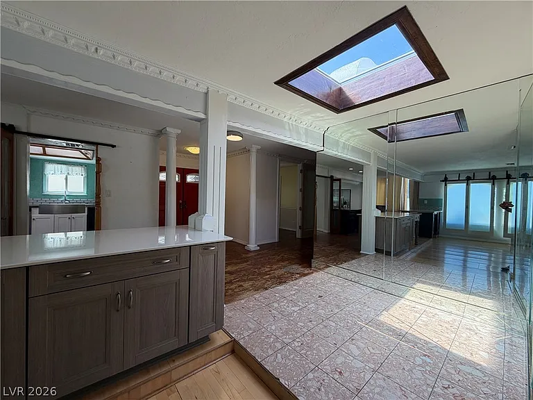 3194 Bel Air Dr — Photo 14