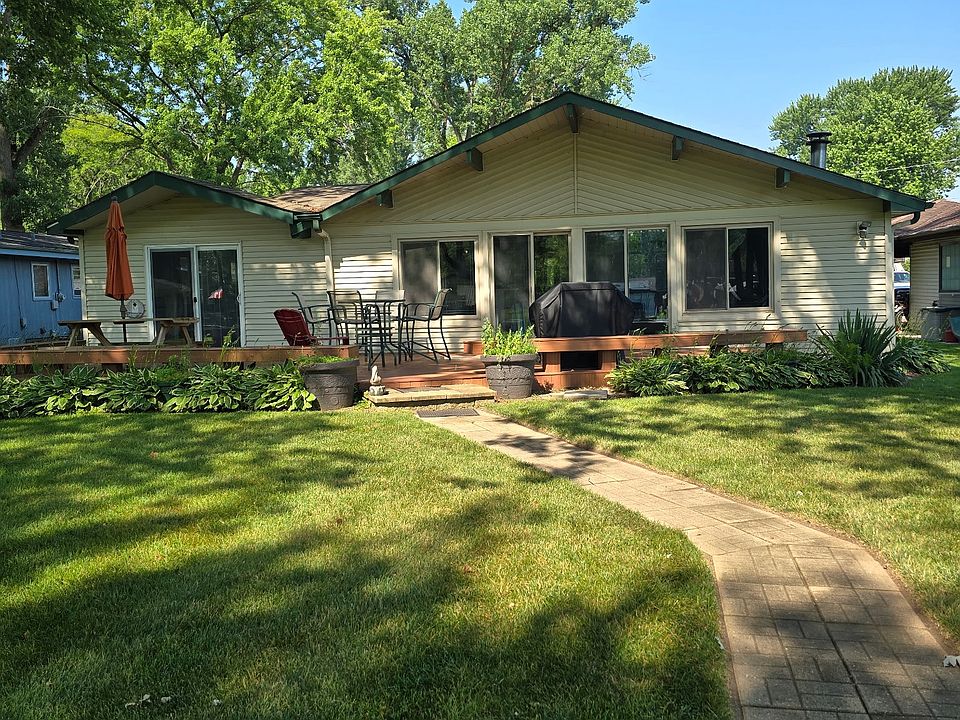 1st image of 35633 N Sheridan Dr