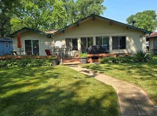 35633 N Sheridan Dr, Fox Lake, IL 60020