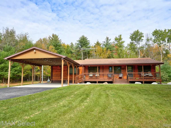 852 Duby Rd, Tawas City, MI 48763