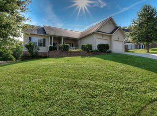 1090 Carriage Hills Pl, Johnson City, TN 37604