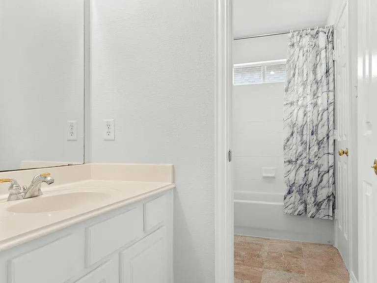 3131 Atrium Dr — Photo 22