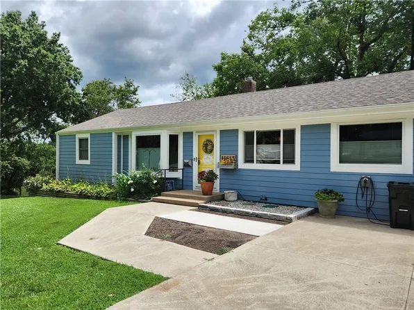 11615 E 38th St S, Independence, MO 64052