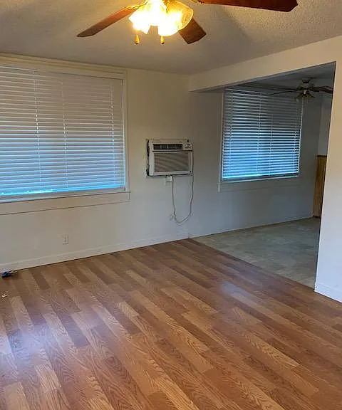1668 Vincent St — Photo 3