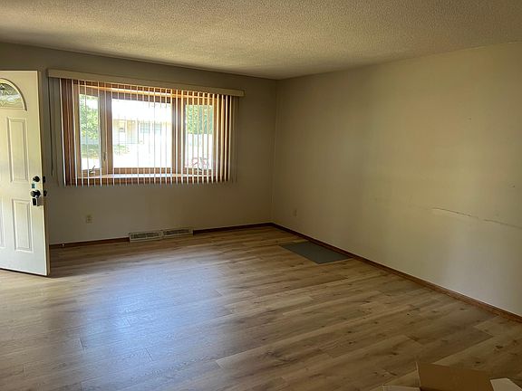 5th image of 436 Kennedy St