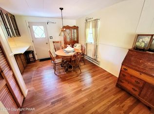 288 Five Springs Rd, Stroudsburg, PA 18360