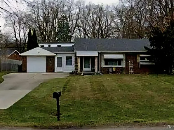 38747 Harper Ave, Clinton Township, MI 48036