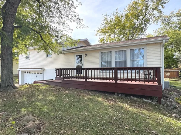 3288 S Hieland Rd, Saint Anne, IL 60964