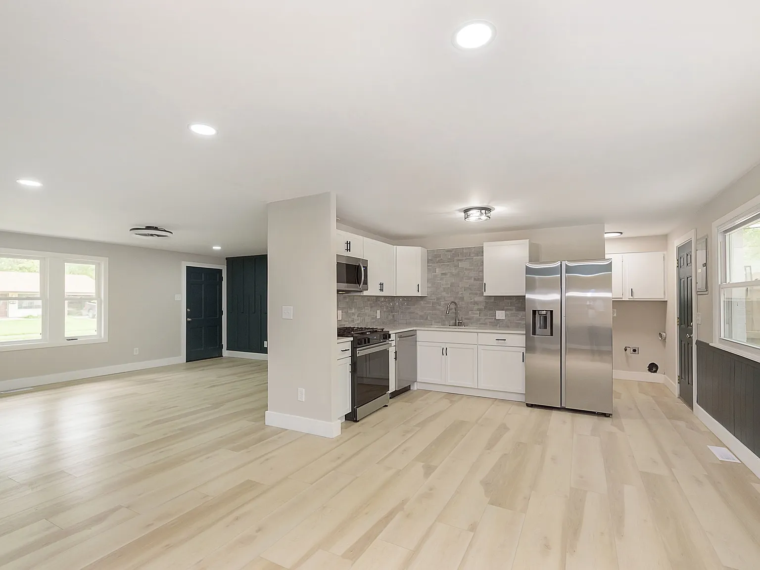 3 bed, 1355 sqft, $1,750 — Photo 4