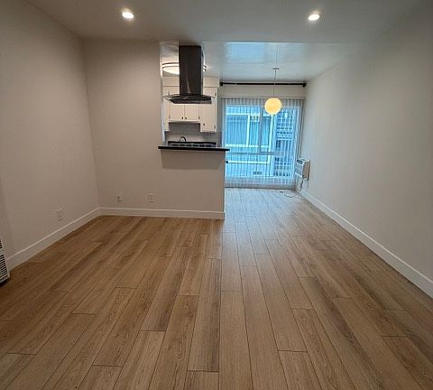 5th image of 12746 Caswell Ave