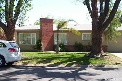 1644 Gardenia Rd photo 1
