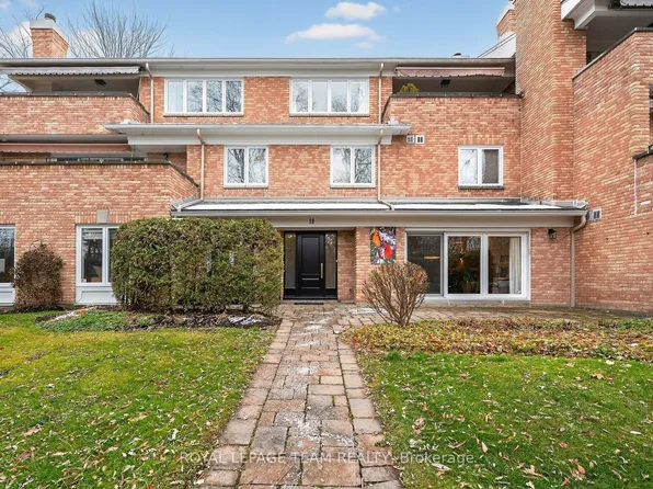 55 Whitemarl Dr #10, Ottawa, ON K1L 8J9