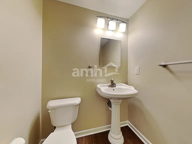 1081 Riverwalk Ct — Photo 9