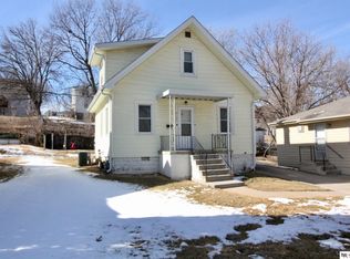 2124 S 49th St, Omaha, NE 68106