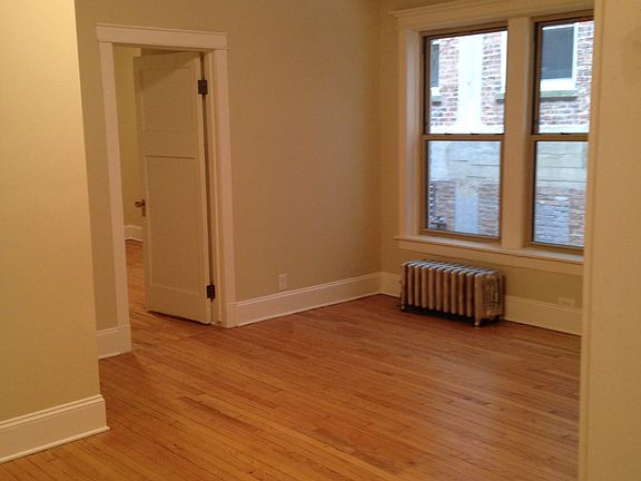 3rd image of 5326 S Harper Ave #1C