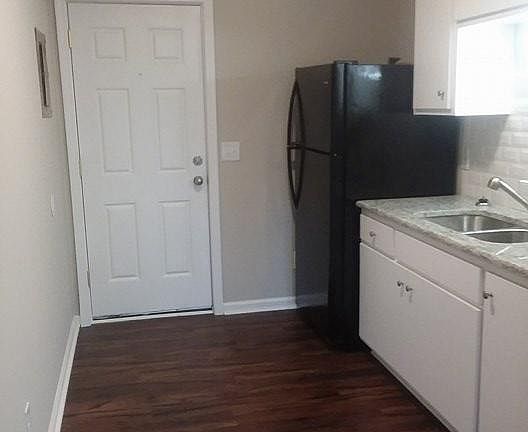 5th image of 716 Starling Way APT B