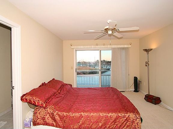 Master Bdrm (notice view)