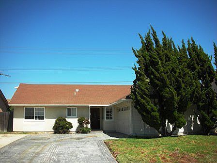 1st image of 974 Phoenix Ave