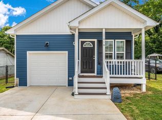 418 S Lawrence St, Charles Town, WV 25414