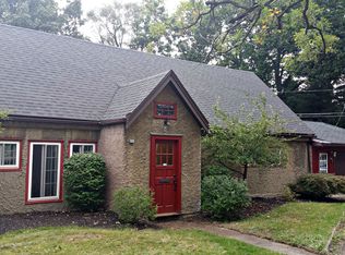 2 Country Club Rd, East Rochester, NY 14445