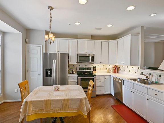 3rd image of 13108 Shamrock Glen Dr #102