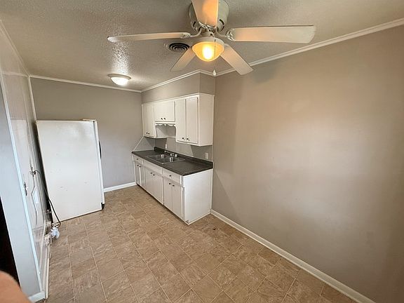 3rd image of 1719 Cherry St #1719