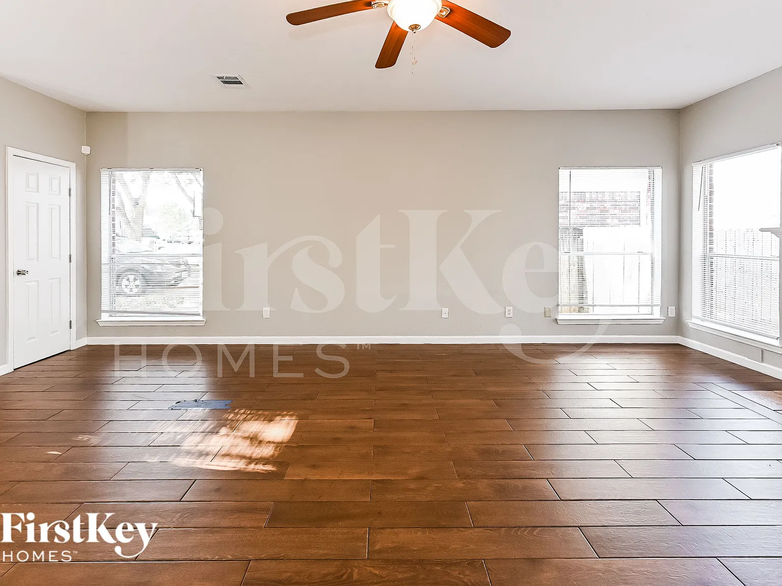 4 bed, 2.5 bath, 2290 sqft, $2,475 — Photo 3