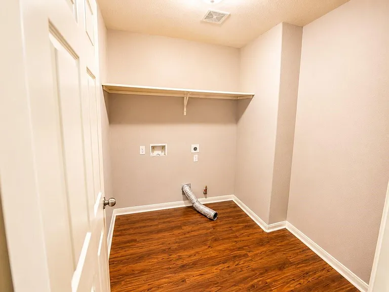 9607 Memorial Crossing Ct — Photo 14