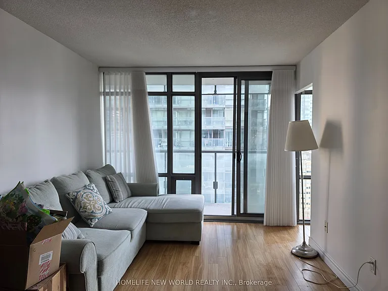 37 Grosvenor St #1701 — Photo 22