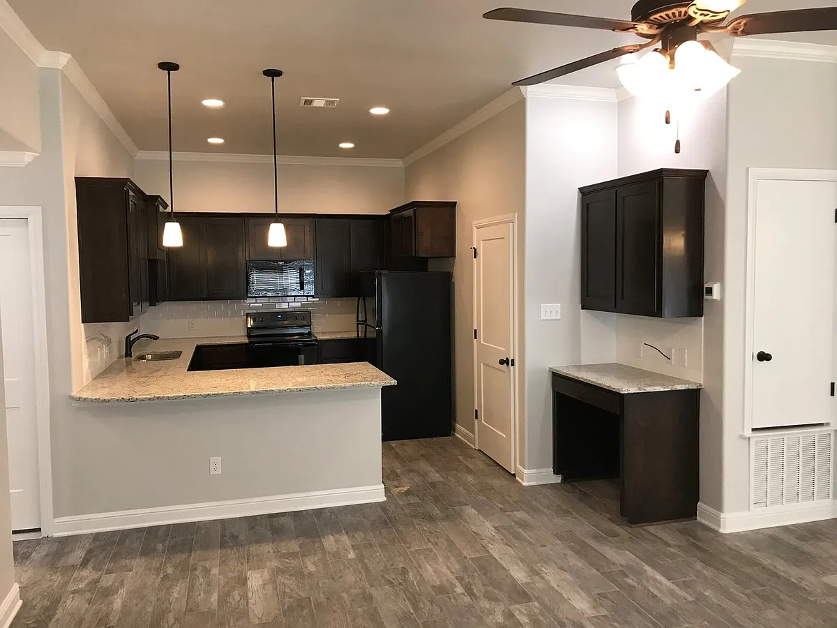 Building Photo - 5602B Settlers Ct