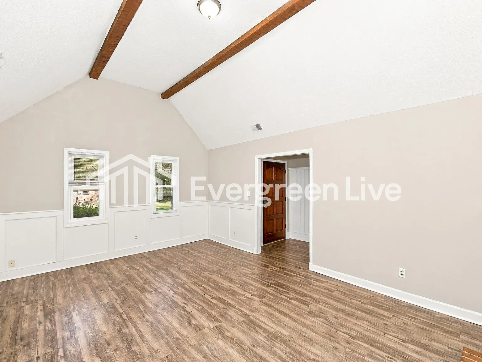 3 bed, 2.0 bath, 1356 sqft, $1,495 — Photo 3
