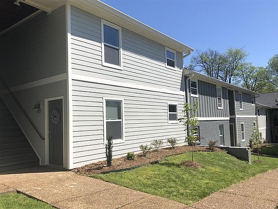 2nd image of 210 Bellmore Ave #949432ad2
