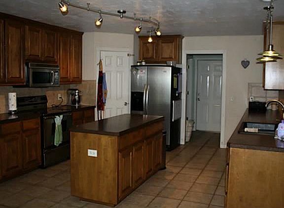 5th image of 818 Woodson Dr