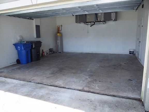 3rd image of 13308 Silvercreek Dr