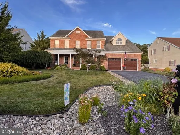 7930 Golf Vista Dr, Greencastle, PA 17225