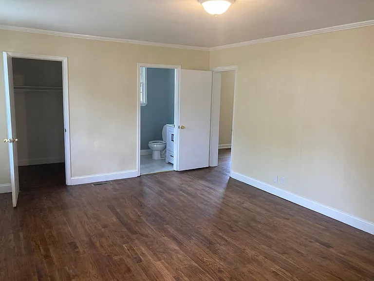 3221 Atkins Dr — Photo 10