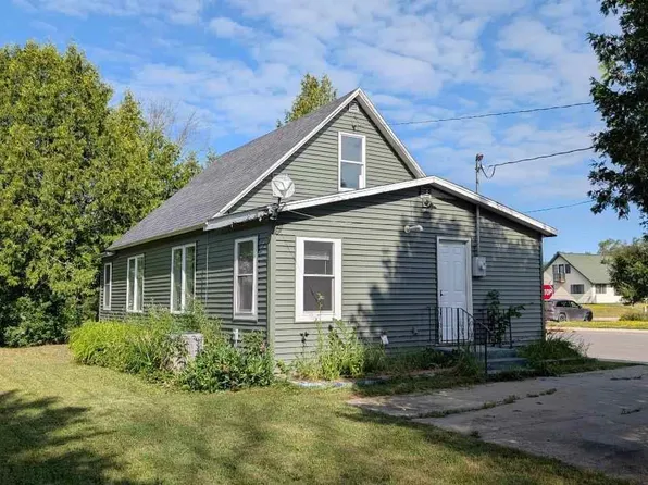 102 1st St SW, Cook, MN 55723