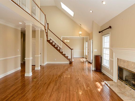 2nd image of 12 Sparrow Ct