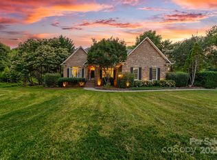 1115 Maremont Ct, Matthews, NC 28104