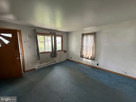 5th image of 420 Park St