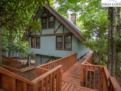 910 Charter Hills Road, Banner Elk, NC, 28604