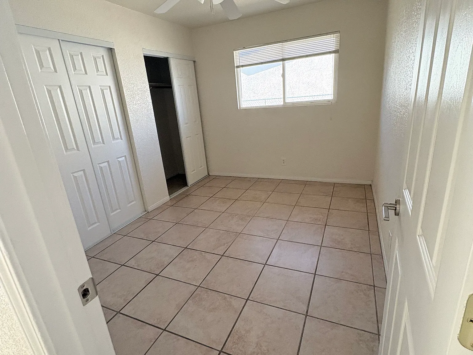 3 bed, 1250 sqft, $2,100 — Photo 4