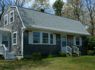 19 Holiday Ln, West Hyannisport, MA 02672
