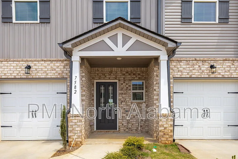3 bed, 2.5 bath, 1500 sqft, $1,720 — Photo 4