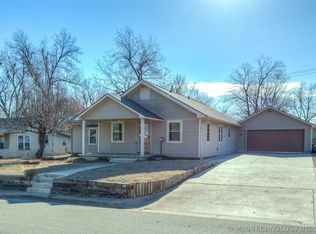 1253 E Cherry St, Cushing, OK 74023