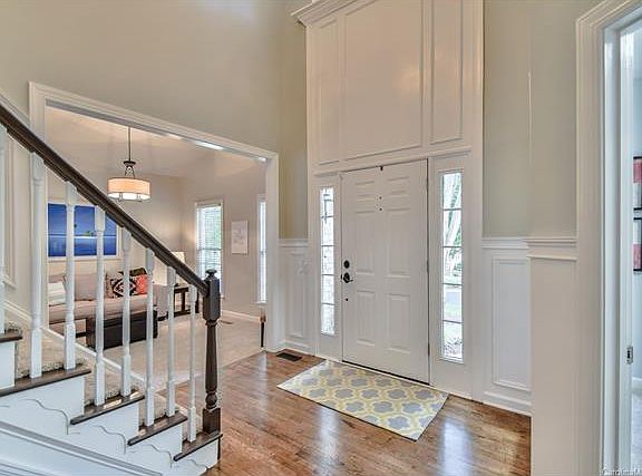 3rd image of 8924 Parkcrest St #374