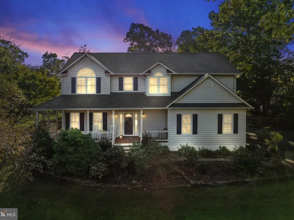 5195 Swain Dr, Warrenton, VA 20187